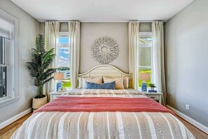 7 makuuhuonetta, silitysrauta/-lauta, vauvan matkasänky, ilmainen Wi-Fi