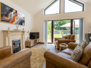 TV - Pass the Keys | Sheeling Cottage (Shrewsbury)