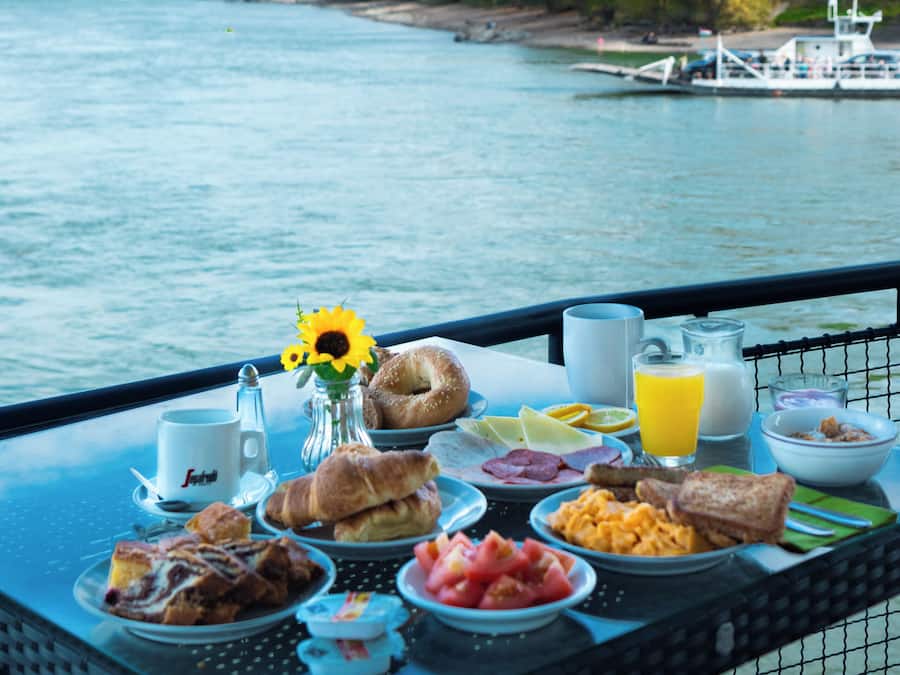 Gratis morgenmadsbuffet hver dag