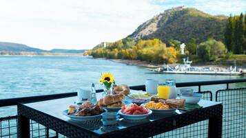 Tägliches inbegriffenes Frühstücksbuffet
