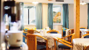 Desayuno buffet incluido todos los días