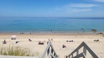 Liegestühle, Strandtücher