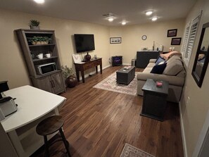 Smart TV, fireplace