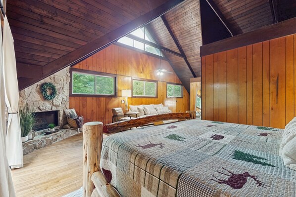 3 bedrooms, iron/ironing board, internet, bed sheets