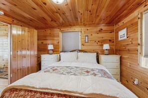 3 多间卧室、熨斗/熨衣板、上网接入、床单