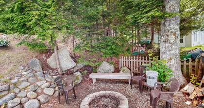 Peaceful Lakefront Escape with Outdoor Dining, Beach Access, Deck & Firepit