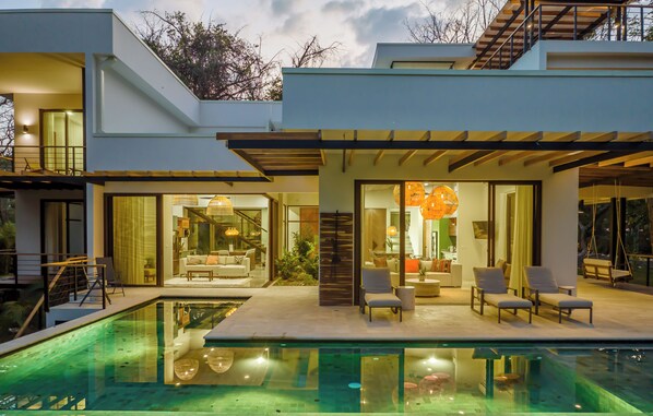 Outdoor pool - Stunning 2-bedroom house in Nosara 5 minutes walk to the beach (Nosara)