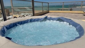屋外スパ浴槽
