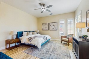 3 habitaciones, tabla de planchar con plancha y acceso a internet