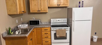 Pool studio #2 with WiFi & AC in Downtown Phoenix