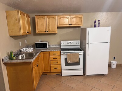 Pool studio #2 with WiFi & AC in Downtown Phoenix
