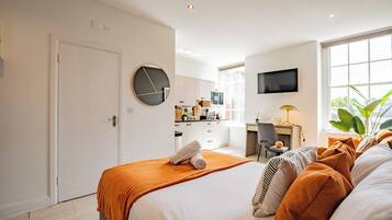 Standard Studio, 1 Double Bed, Non Smoking | In-room safe, desk, laptop workspace, iron/ironing board