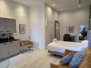 Superior Studio, 1 Double Bed, Non Smoking | Living area - Dublin Central Suites (Dublin)