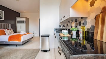 Standard Studio, 1 Double Bed, Non Smoking | In-room safe, desk, laptop workspace, iron/ironing board
