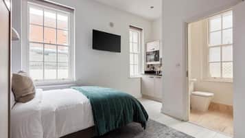 Studio Tiêu chuẩn, 1 giường đôi, không hút thuốc | Két bảo mật tại phòng, bàn, khu vực làm việc phù hợp cho laptop