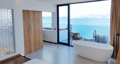 Dali Zouzou Tingting Seaview Inn