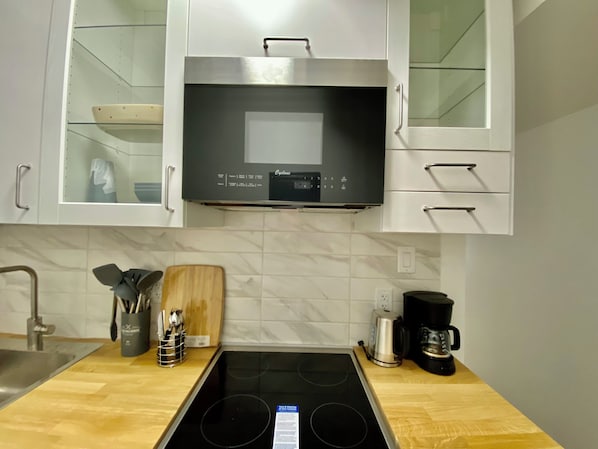 Four Ă micro-ondes, un four, surface de cuisson, lave-vaisselle