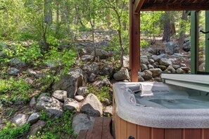 Outdoor spa tub