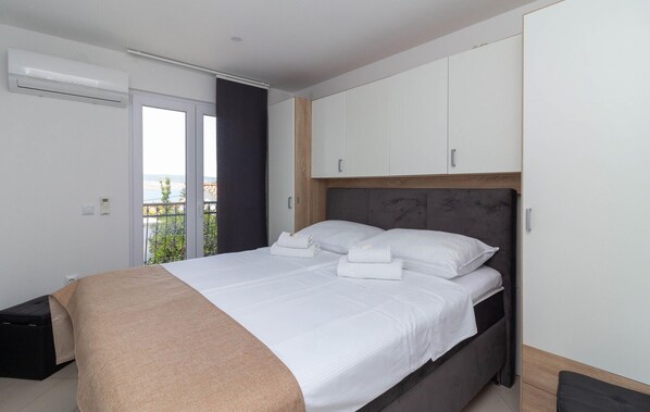 1 bedroom, free WiFi, bed sheets