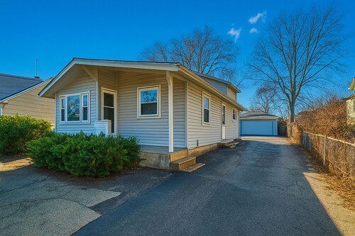 Townhome with Game Zone, Big Beds, & Smart TVs