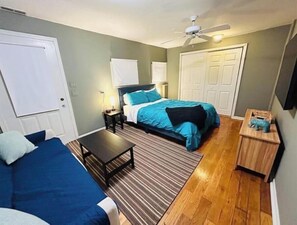 2 chambres, fer et planche à repasser, Wi-Fi, draps fournis