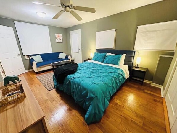 2 slaapkamers, een strijkplank/strijkijzer, wifi, beddengoed