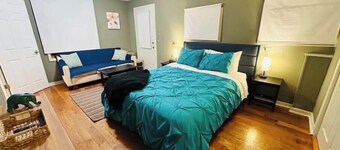 Guesthouse Gem 2BR, Smart TVs, W/D, & Parking