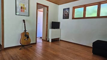Chalet, 1 Bedroom, Smoking, Patio | Interior