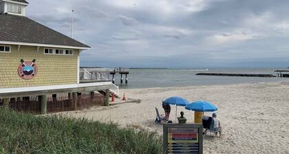 2-bedroom apartment steps to Absecon lighthouse with WiFi, AC