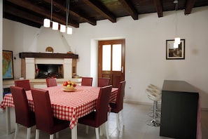 House, 4 Bedrooms, Smoking, Private Pool | Dining room