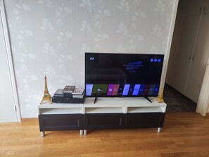 Interior - Scandi-Modern Getaway Near park (Örebro län)