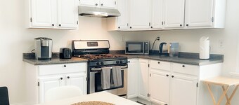 Spacious 4BR 2BA – Walk to Brown, Whole Foods, & Wayland Square