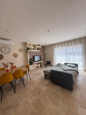 Interior - Country house with SPA (Massay)
