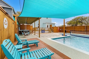 Outdoor pool, a heated pool - Private Pool & Hot Tub • 2 Master Suites • Walk To Beach • Pet Friendly (Galveston)