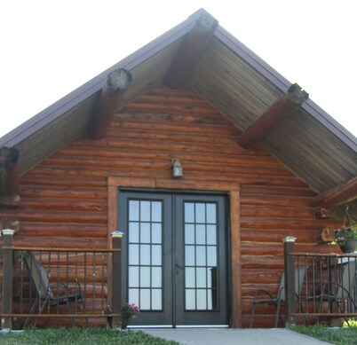 Cozy Cabin in Albany, Missouri. Serene, relaxing and magnificent views.