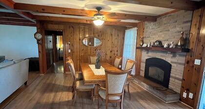 Charming 3-bedroom house located in Cottontown just 20 miles from Nashville