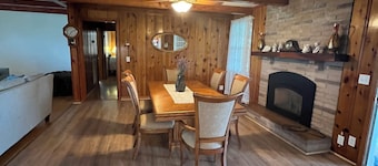 Charming 3-bedroom house located in Cottontown just 20 miles from Nashville