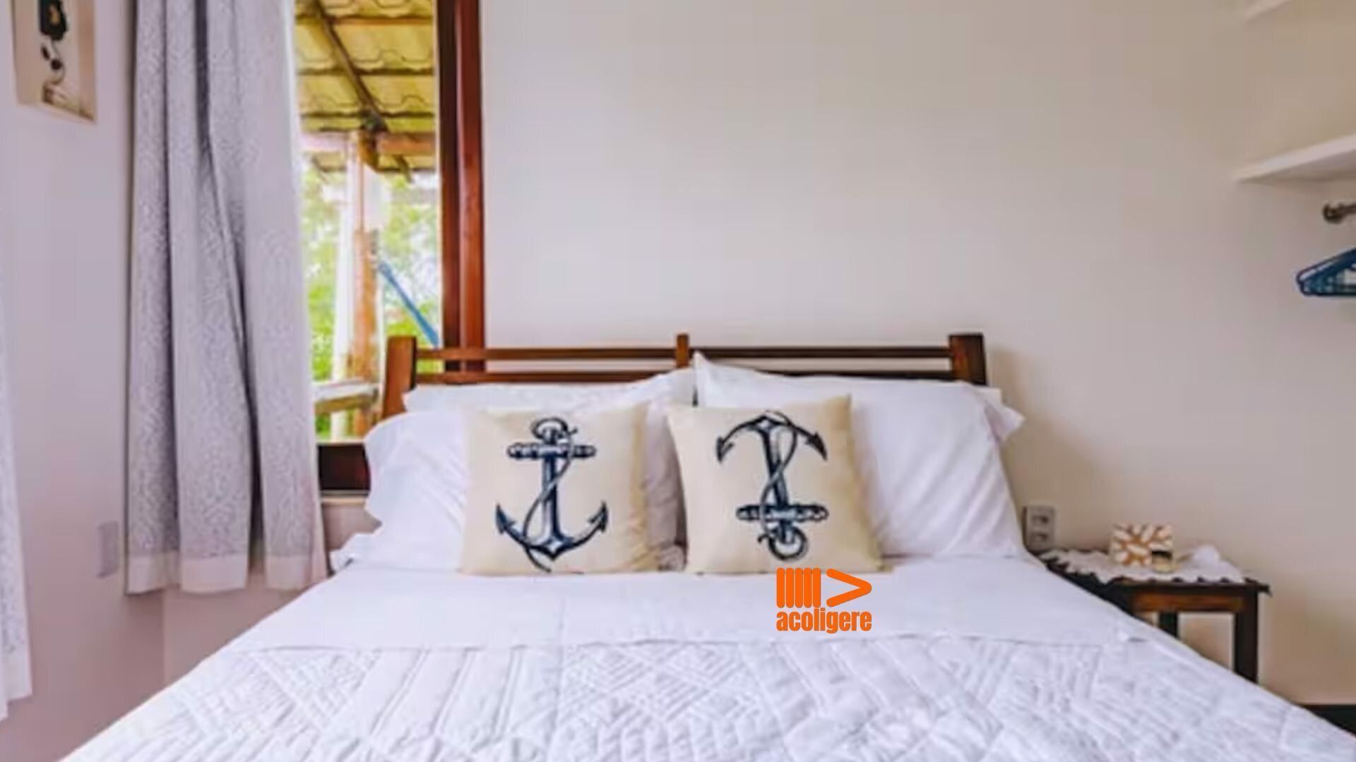 Chalé básico (POND 02) | Cortinas blackout, ferros/tábuas de passar roupa, Wi-Fi de cortesia