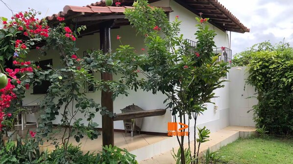 Basic Chalet (POND 01) | Terrace/patio