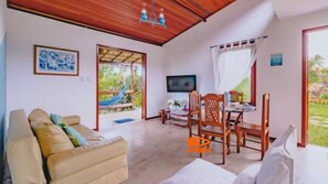 Basic Chalet (POND 02) | Living area