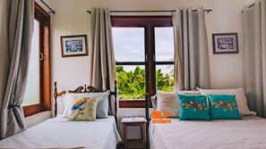 Basic Chalet (POND 02) | Blackout curtains, iron/ironing board, free WiFi