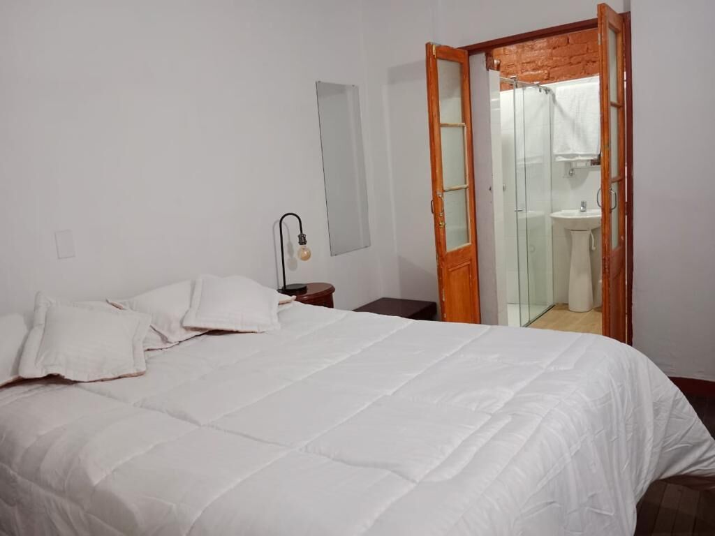 5 bedrooms, WiFi, bed sheets