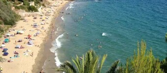 Family apartment with beautiful sea views, pool and walking distance to the beach