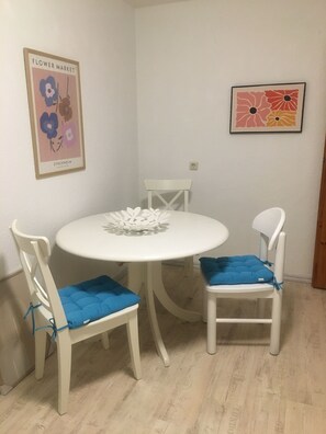 Dining - Vacation apartment by the Baltic Sea - Flensburg Fjord with dog, 450 meters to the beach (Westerholz)