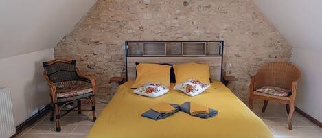 1 bedroom, WiFi, bed sheets