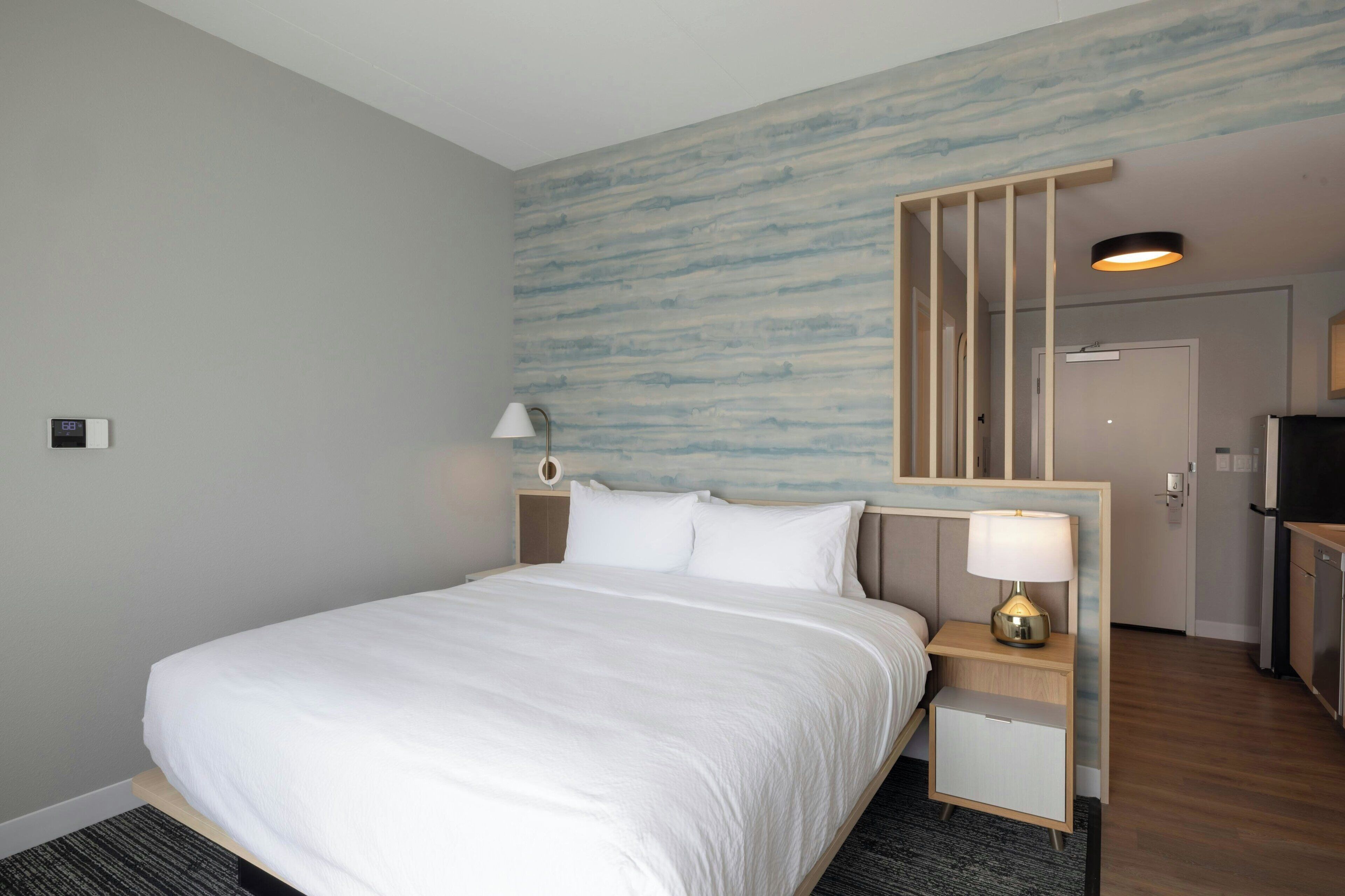 Studio, 1 King Bed with Sofa bed | Private kitchen | Coffee/tea maker