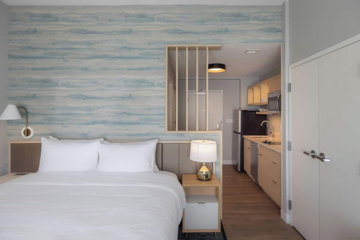 Studio, 1 King Bed with Sofa bed | Private kitchen