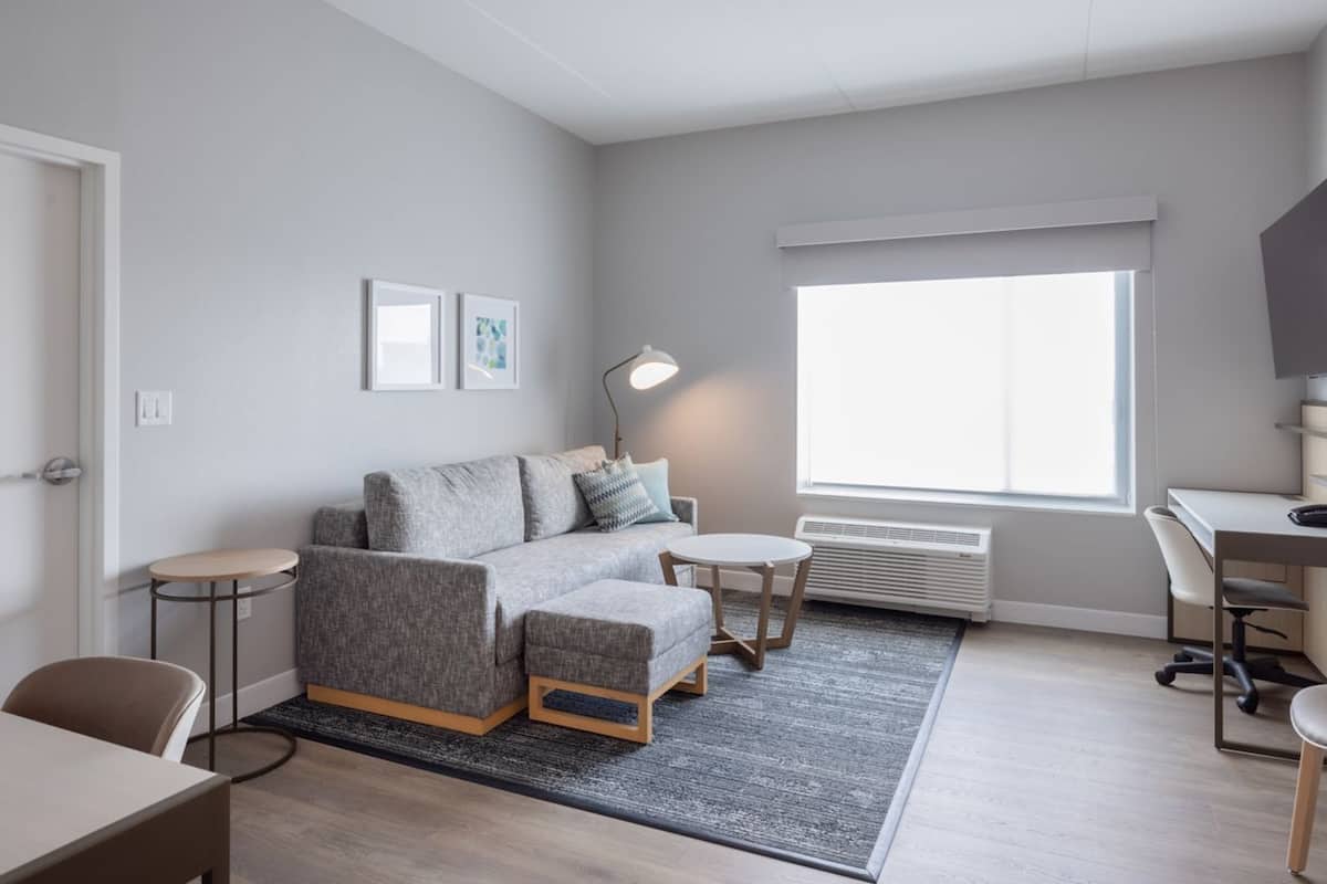 Suite, 1 King Bed (Mobility Accessible, Roll-In Shower) | Desk, blackout curtains, free cots/infant beds, free WiFi