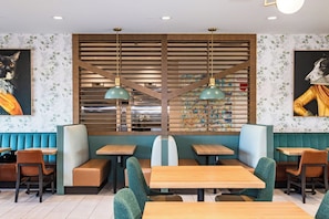 Free daily continental breakfast - Towneplace Suites By Marriott Dayton Beavercreek (Beavercreek)