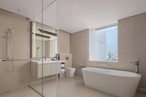 Suite, 1 Bedroom, Non Smoking, City View | Bathroom | Free toiletries, hair dryer, slippers, bidet - Aloft by Marriott Jakarta Kebon Jeruk (Jakarta)